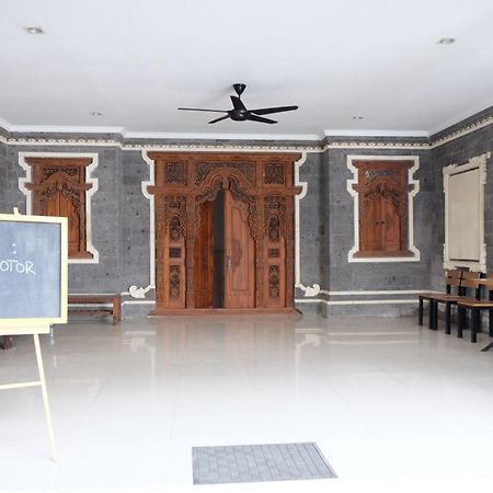 Отель Palm Garden Kuta Кута Экстерьер фото