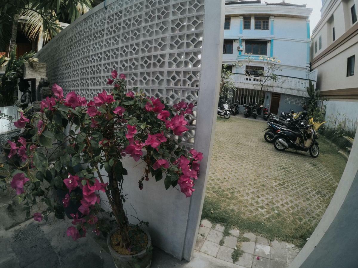 Отель Palm Garden Kuta Кута Экстерьер фото